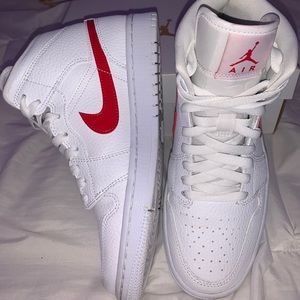 Nike Air Jordan 1 Mid University Red